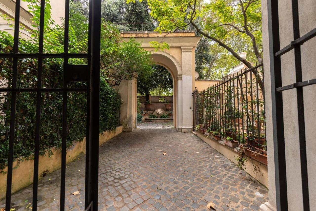 Palazzo Pamphili Lecca Di Guevara Rom Exteriör bild